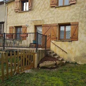 Maison Dans Un Village Calme Hébergement de vacances Carla-de-Roquefort